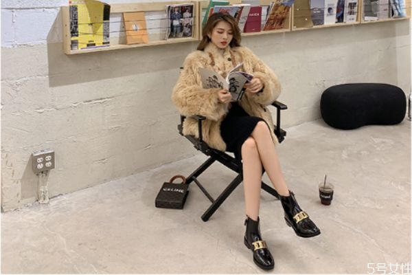 切爾西靴黑色還是棕色好看 切爾西靴的特點 切爾西靴黑色還是棕色好看 切爾西靴的特點