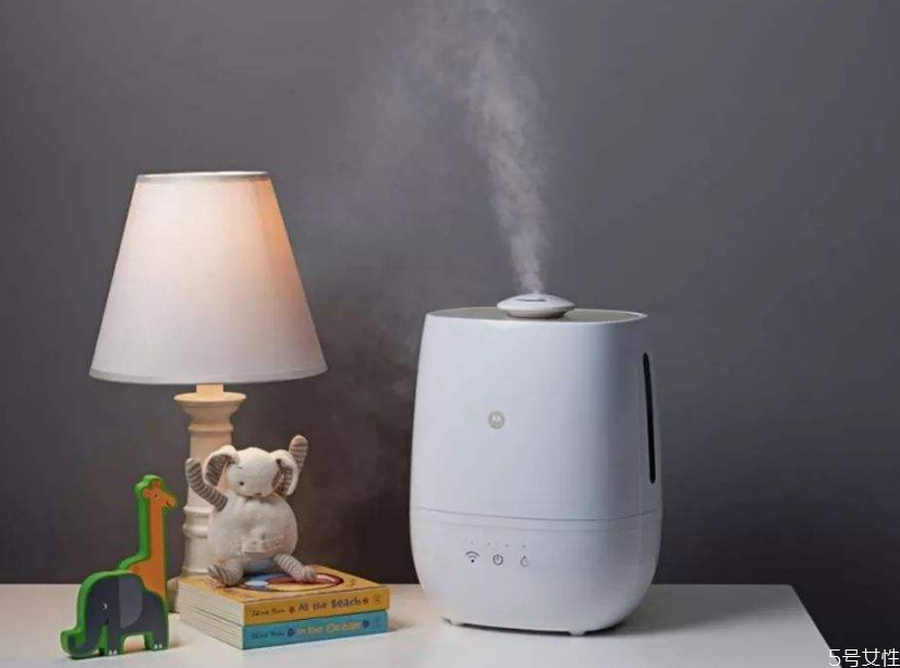 冬天開加濕器睡覺好嗎 加濕器開一晚上好嗎 冬天開加濕器睡覺好嗎 加濕器開一晚上好嗎