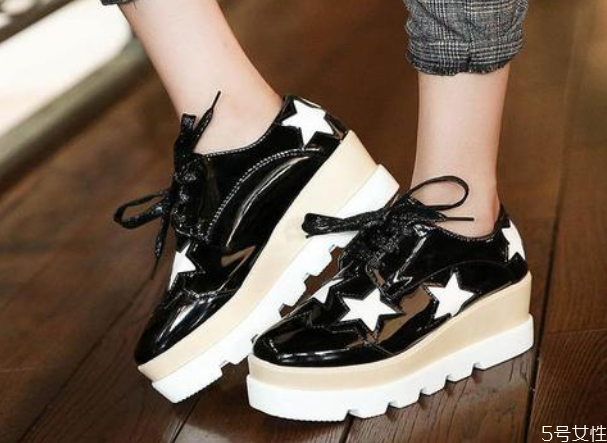 松糕鞋的特點是什么 松糕鞋的優(yōu)點