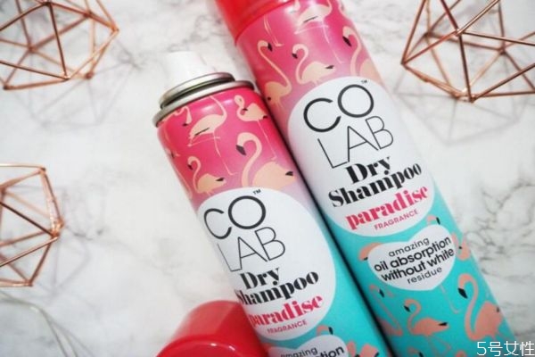 頭發(fā)太油來不及洗頭怎么辦 頭發(fā)油要出門緊急補救 頭發(fā)太油來不及洗頭怎么辦 頭發(fā)油要出門緊急補救