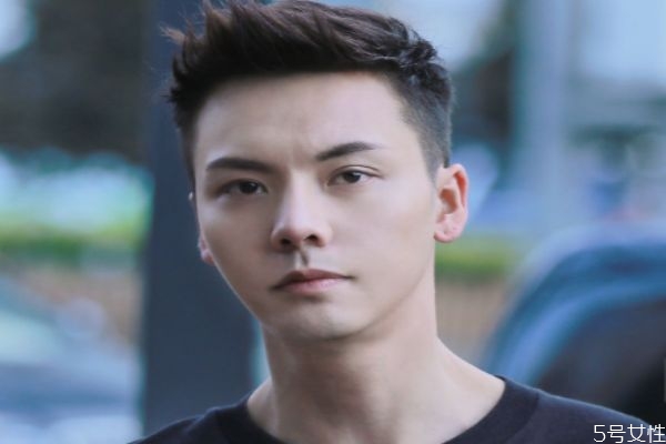 男人為什么會(huì)長黃褐斑 男人臉上長黃褐斑是什么原因 男人為什么會(huì)長黃褐斑 男人臉上長黃褐斑是什么原因