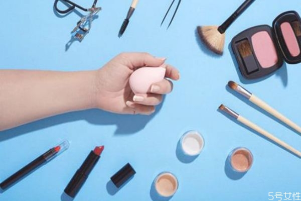 眼線筆是什么垃圾 眼線筆是用什么材料做出來的 眼線筆是什么垃圾 眼線筆是用什么材料做出來的