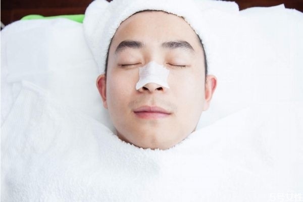 黑頭導(dǎo)出液會使毛孔變大嗎 黑頭怎么去除小竅門 黑頭導(dǎo)出液會使毛孔變大嗎 黑頭怎么去除小竅門