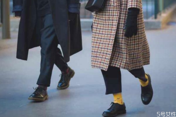 冬天穿什么襪子好看 冬天穿九分褲穿什么襪子 冬天穿什么襪子好看 冬天穿九分褲穿什么襪子