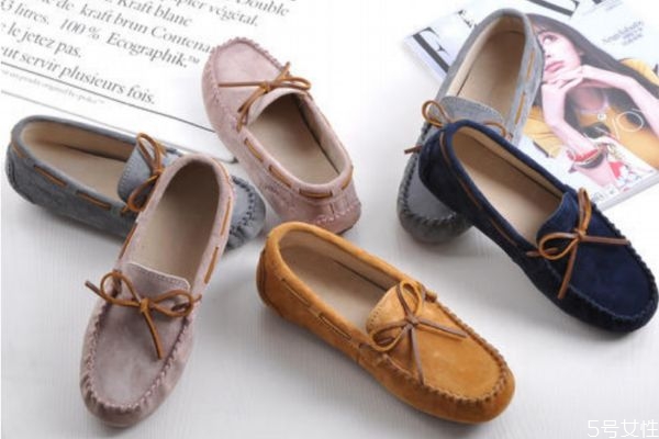 豆豆鞋可以搭配闊腿褲嗎 豆豆鞋搭配什么長褲 豆豆鞋可以搭配闊腿褲嗎 豆豆鞋搭配什么長褲