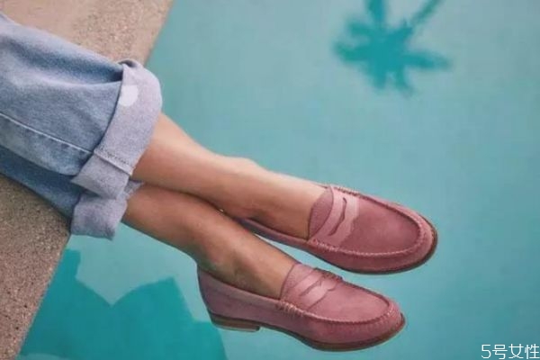 樂福鞋有哪些優(yōu)點(diǎn) 樂福鞋怎么保養(yǎng) 樂福鞋有哪些優(yōu)點(diǎn) 樂福鞋怎么保養(yǎng)