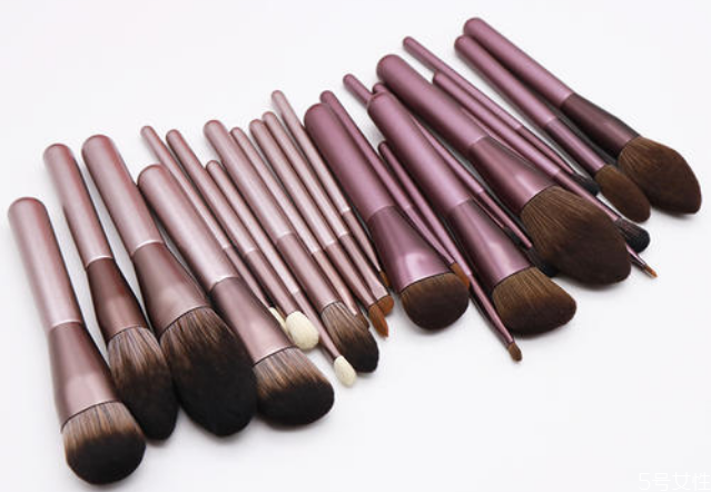 艾諾琪化妝刷哪個系列好用 艾諾琪化妝刷什么檔次 艾諾琪化妝刷哪個系列好用 艾諾琪化妝刷什么檔次