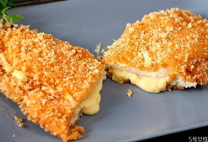 爆漿雞排用什么芝士 芝士爆漿雞排的熱量 爆漿雞排用什么芝士 芝士爆漿雞排的熱量