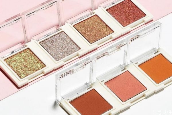 眼影為什么不能當(dāng)腮紅 腮紅和眼影成分一樣嗎 眼影為什么不能當(dāng)腮紅 腮紅和眼影成分一樣嗎