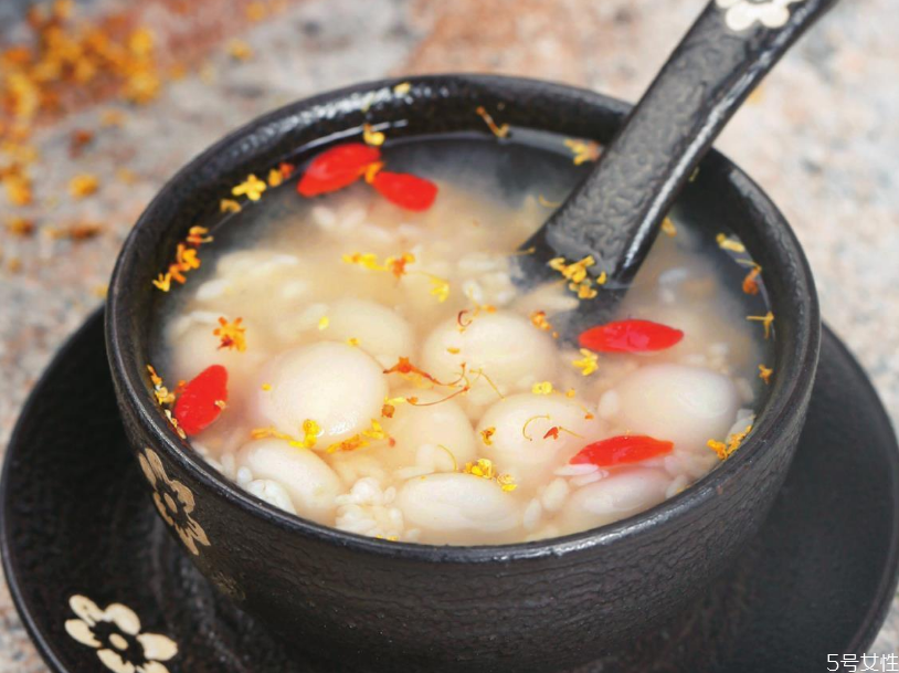 產(chǎn)后能吃酒釀圓子嗎 酒釀圓子的禁忌 產(chǎn)后能吃酒釀圓子嗎 酒釀圓子的禁忌