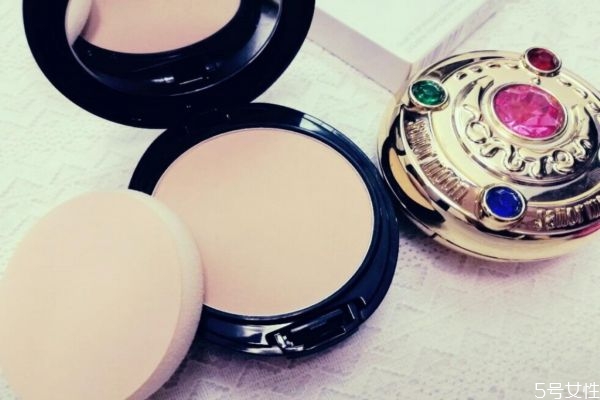 膚色不均用什么粉餅好 粉餅顏色深了怎么辦 膚色不均用什么粉餅好 粉餅顏色深了怎么辦