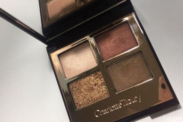 眼影過(guò)期了再用會(huì)有什么后果 眼影過(guò)期了是什么樣子 眼影過(guò)期了再用會(huì)有什么后果 眼影過(guò)期了是什么樣子