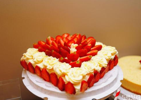 圣誕吃什么好 傳統(tǒng)圣誕節(jié)晚餐菜譜 圣誕吃什么好 傳統(tǒng)圣誕節(jié)晚餐菜譜