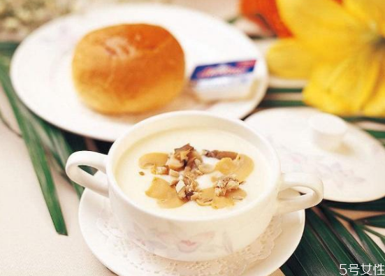 圣誕吃什么好 傳統(tǒng)圣誕節(jié)晚餐菜譜 圣誕吃什么好 傳統(tǒng)圣誕節(jié)晚餐菜譜