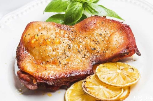 圣誕吃什么好 傳統(tǒng)圣誕節(jié)晚餐菜譜 圣誕吃什么好 傳統(tǒng)圣誕節(jié)晚餐菜譜