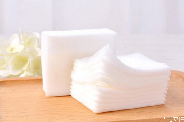 化妝棉可以用來做什么 化妝棉適合什么皮膚用 化妝棉可以用來做什么 化妝棉適合什么皮膚用