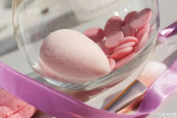 美妝蛋第一次要怎么使用 美妝蛋需要買貴的嗎 美妝蛋第一次要怎么使用 美妝蛋需要買貴的嗎