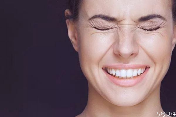 笑紋是什么樣子 笑紋去除小妙招 笑紋是什么樣子 笑紋去除小妙招