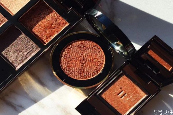 懷孕可以用眼影嗎 什么牌子眼影孕婦能用 懷孕可以用眼影嗎 什么牌子眼影孕婦能用