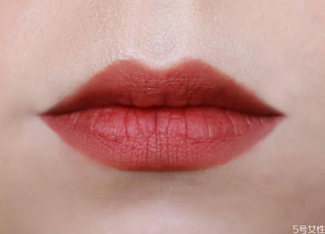 花知曉小天使口紅試色 花知曉口紅好用嗎 花知曉小天使口紅試色 花知曉口紅好用嗎