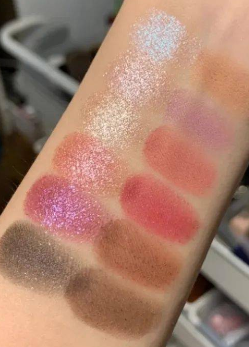 花知曉小天使眼影試色 花知曉小天使眼影好用嗎 花知曉小天使眼影試色 花知曉小天使眼影好用嗎