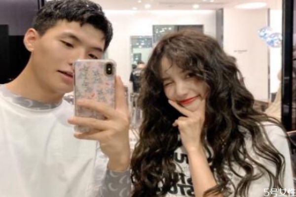 羊毛卷冷燙好還是熱燙好 羊毛卷可以編辮子嗎 羊毛卷冷燙好還是熱燙好 羊毛卷可以編辮子嗎