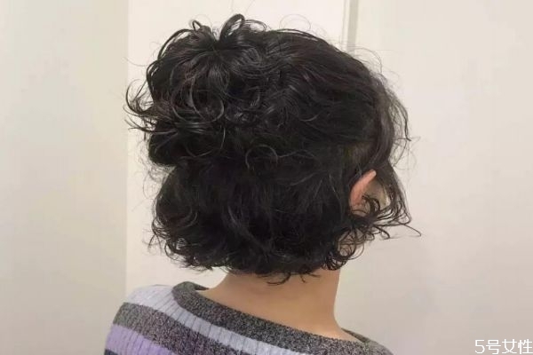 羊毛卷冷燙好還是熱燙好 羊毛卷可以編辮子嗎 羊毛卷冷燙好還是熱燙好 羊毛卷可以編辮子嗎