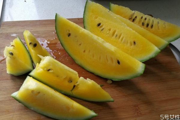 黃瓤西瓜多少錢一斤 黃瓤西瓜有哪些品種 黃瓤西瓜多少錢一斤 黃瓤西瓜有哪些品種