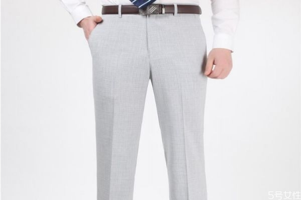 西褲怎樣燙出褲縫線(xiàn) 西褲的中間線(xiàn)用不用熨 西褲怎樣燙出褲縫線(xiàn) 西褲的中間線(xiàn)用不用熨