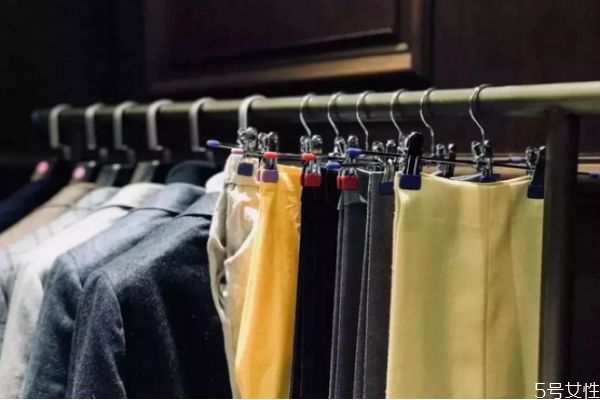 羊毛西褲怎么洗 羊毛西褲多久洗一次 羊毛西褲怎么洗 羊毛西褲多久洗一次