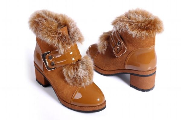 雪地靴弄油了怎么辦 雪地靴清理小竅門 雪地靴弄油了怎么辦 雪地靴清理小竅門