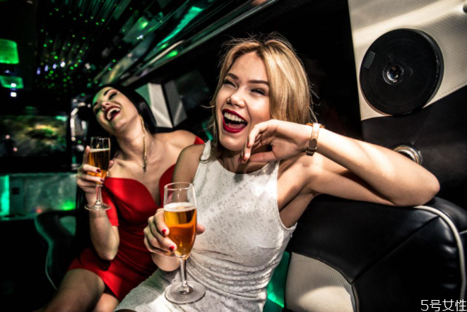 喝酒會(huì)心梗猝死嗎 喝酒為什么會(huì)猝死 喝酒會(huì)心梗猝死嗎 喝酒為什么會(huì)猝死
