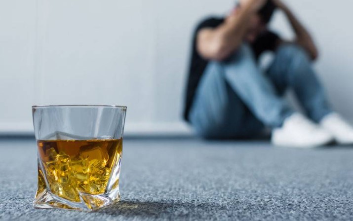 喝酒猝死同桌有責任嗎 在一起喝酒責任劃分 喝酒猝死同桌有責任嗎 在一起喝酒責任劃分