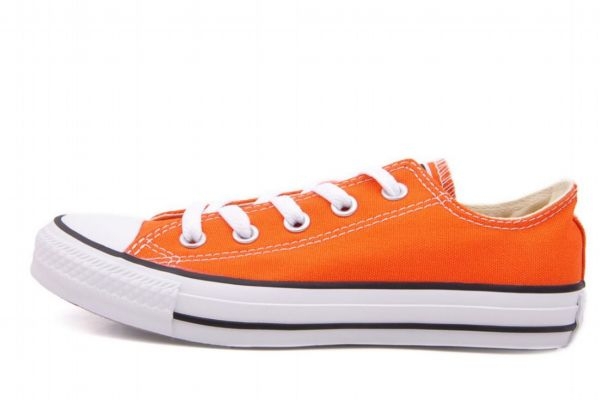 鞋底為什么會變黃 如何防止鞋底變黃 鞋底為什么會變黃 如何防止鞋底變黃