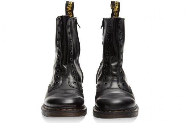 馬丁靴壓腳背是鞋墊高嗎 馬丁靴壓腳背是買小的原因嗎 馬丁靴壓腳背是鞋墊高嗎 馬丁靴壓腳背是買小的原因嗎