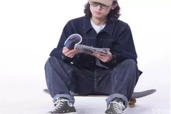 褲腳太大了怎么卷 最帥挽褲腳方法 褲腳太大了怎么卷 最帥挽褲腳方法