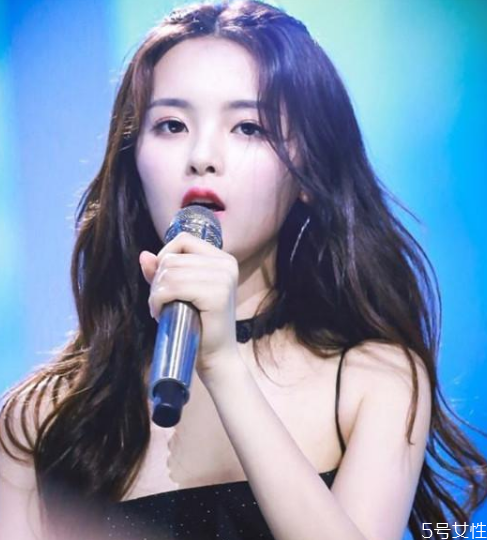 氛圍感美女發(fā)型 2020最流行的發(fā)型 氛圍感美女發(fā)型 2020最流行的發(fā)型