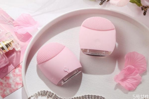 如何使用潔面儀變小毛孔 為什么用潔面儀后感覺毛孔變小 如何使用潔面儀變小毛孔 為什么用潔面儀后感覺毛孔變小