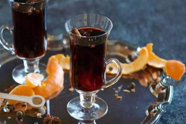 丁香肉桂紅酒的做法 丁香肉桂紅酒怎么做 丁香肉桂紅酒的做法 丁香肉桂紅酒怎么做