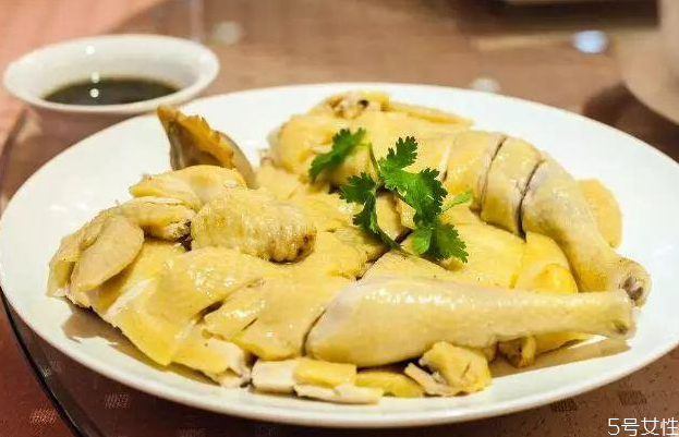 白切雞是不是生的 廣式白切雞為何有血絲 白切雞是不是生的 廣式白切雞為何有血絲