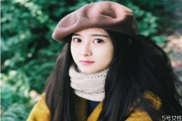 冬天什么顏色的貝雷帽百搭 戴貝雷帽適合弄什么發(fā)型 冬天什么顏色的貝雷帽百搭 戴貝雷帽適合弄什么發(fā)型