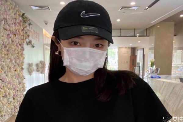 什么顏色的棒球帽好看 戴棒球帽要注意什么 什么顏色的棒球帽好看 戴棒球帽要注意什么