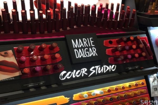 絲芙蘭和專柜哪個(gè)體驗(yàn)好 絲芙蘭屬于什么檔次 絲芙蘭和專柜哪個(gè)體驗(yàn)好 絲芙蘭屬于什么檔次