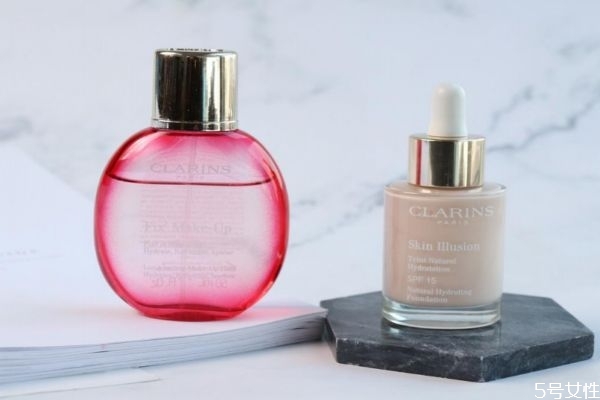 定妝噴霧可以噴在美妝蛋上嗎 定妝噴霧打濕美妝蛋 定妝噴霧可以噴在美妝蛋上嗎 定妝噴霧打濕美妝蛋