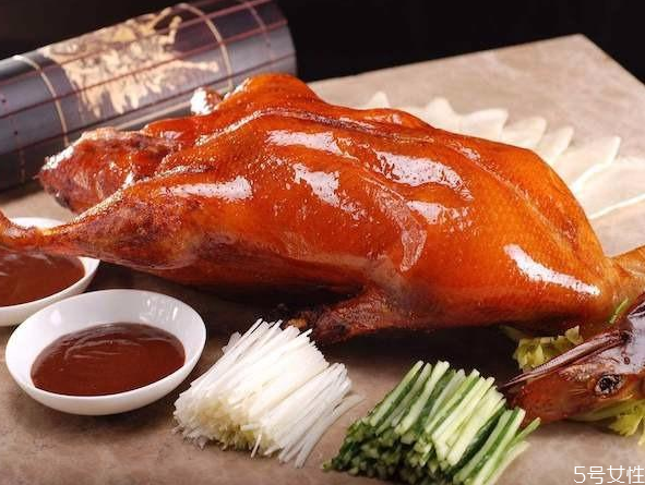 北京烤鴨100元三只的好吃嗎 精品烤鴨普通烤鴨區(qū)別 北京烤鴨100元三只的好吃嗎 精品烤鴨普通烤鴨區(qū)別