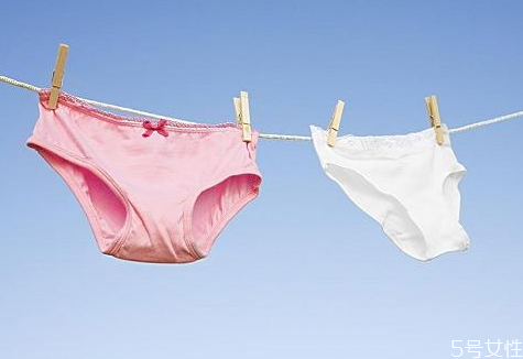 襪子和內(nèi)褲可以一起洗嗎 襪子和內(nèi)褲一起洗會(huì)得什么病 襪子和內(nèi)褲可以一起洗嗎 襪子和內(nèi)褲一起洗會(huì)得什么病