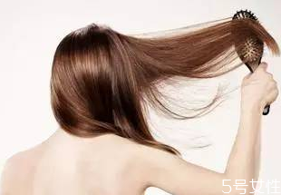 頭發(fā)靜電抹什么最管用 頭發(fā)起靜電有什么妙招 頭發(fā)靜電抹什么最管用 頭發(fā)起靜電有什么妙招