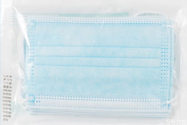 口罩噴了酒精晾干后還能用嗎 口罩外面可以噴酒精嗎 口罩噴了酒精晾干后還能用嗎 口罩外面可以噴酒精嗎