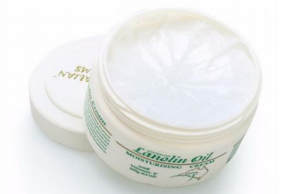 綿羊油和綿羊脂有什么區(qū)別 綿羊油和綿羊脂有什么不同 綿羊油和綿羊脂有什么區(qū)別 綿羊油和綿羊脂有什么不同