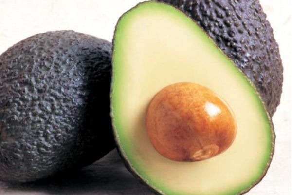 牛油果什么時候吃最好 牛油果有哪些吃法 牛油果什么時候吃最好 牛油果有哪些吃法